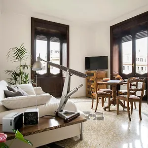 Flat Six Apartment